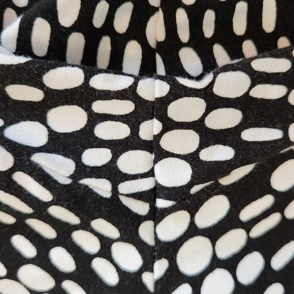 Chico's Zenery legging Size 8 or Chico's 1 Color Black with White dot pattern - Picture 9 of 16